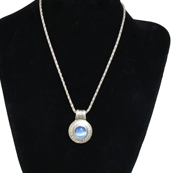 Necklace Silver Tone Adjustable Chain Blue Stone Pendant 17.5" length Necklace - Picture 1 of 6